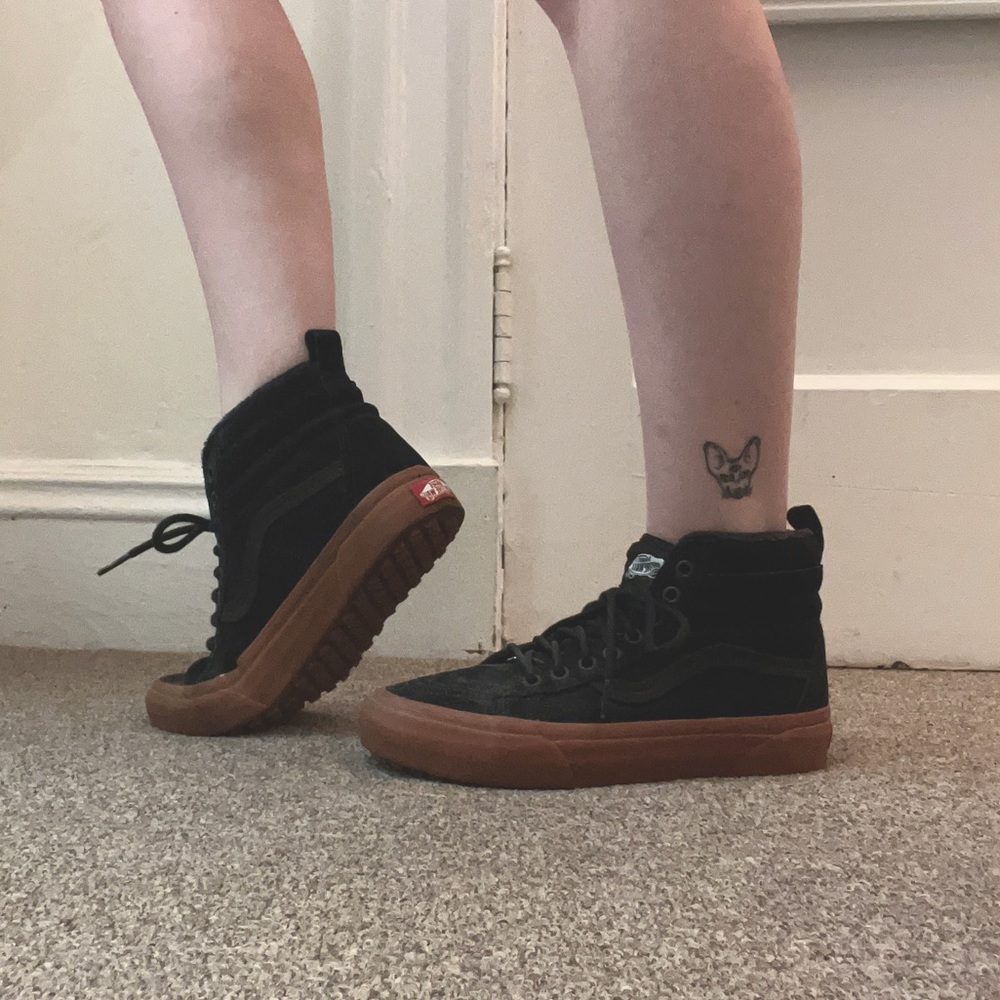 Vans Warm-Lined Size 7.5 Women’s Sneaker